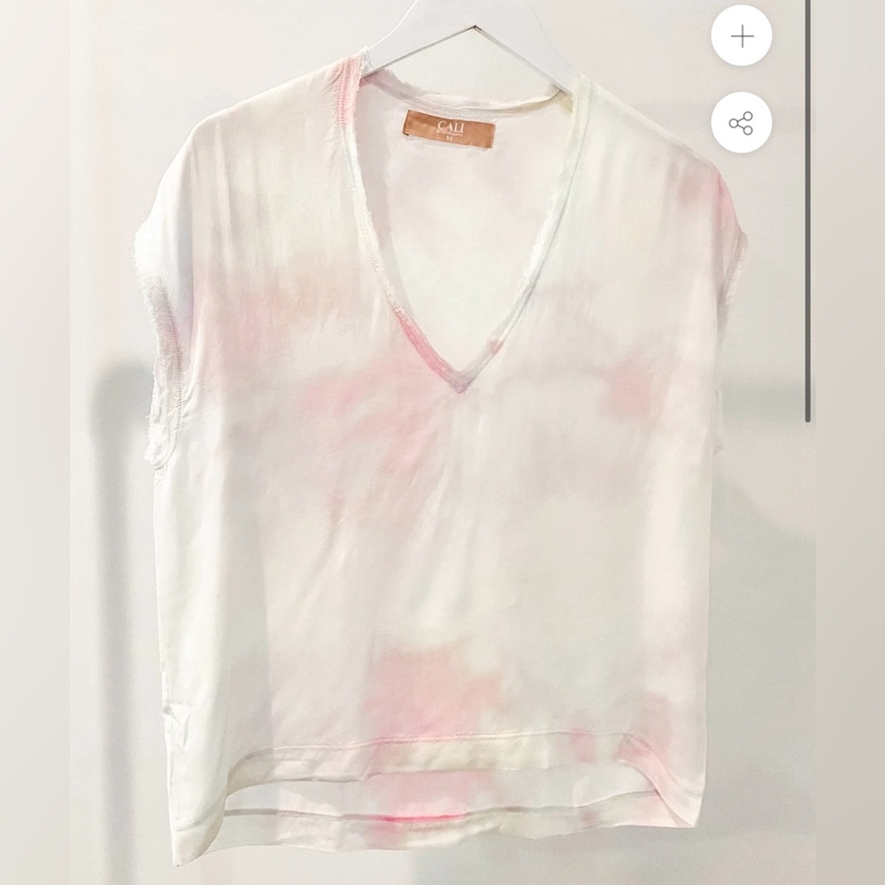 Cali Dreaming Women’s Size Large White Pink Tie-Dye James V-Neck Tee Blouse